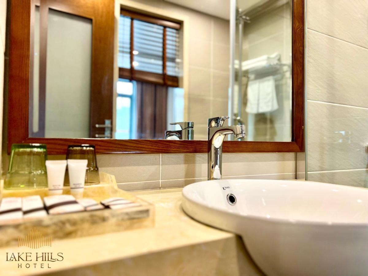 Lake Hills Hotel 하롱 외부 사진