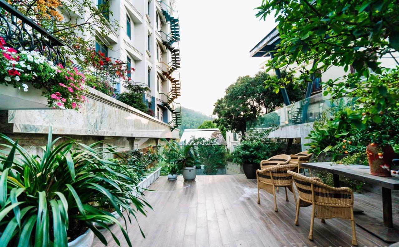Lake Hills Hotel 하롱 외부 사진