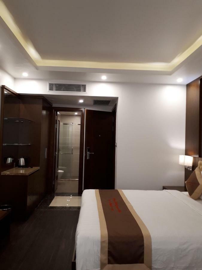Lake Hills Hotel 하롱 외부 사진